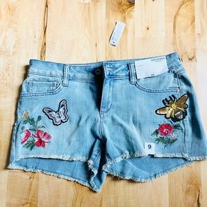 Juniors Size 9 shorts by Arizona Jean Company